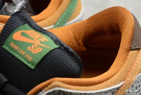 SB CD2563-002 Nike Low Safari Dunk 0520